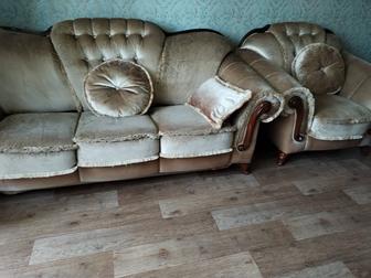 Продается диван щ