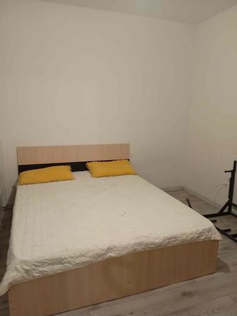 Продам кровать с матрасом