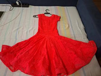 Продам шикарное ,бальное платье для девочки 10-11лет,
