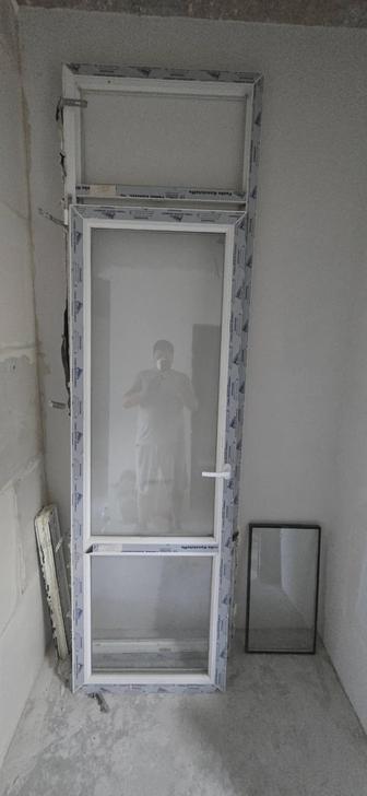 Пластиковая дверь