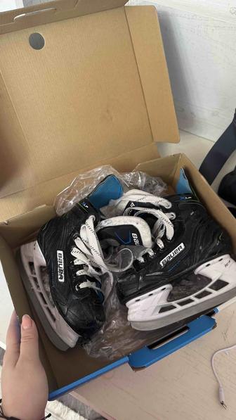Продам хоккейные коньки Bauer