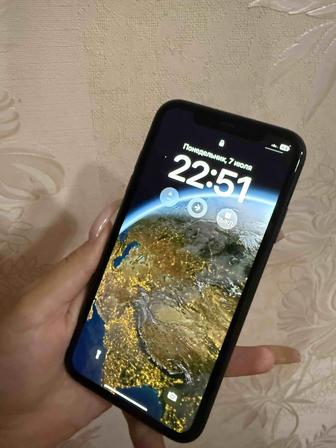 Продам Айфон 11