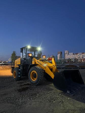 Очистка снега погрузчиком