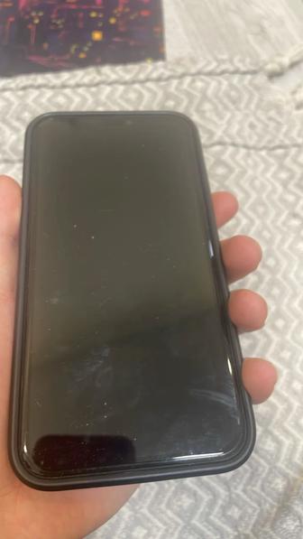 2 Айфона и самсунг