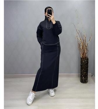 Двойка с длинной юбкой