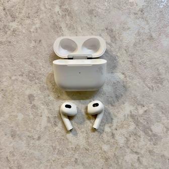 Продаю наушники Apple AirPods 3 (Lightning Charging Case) белые