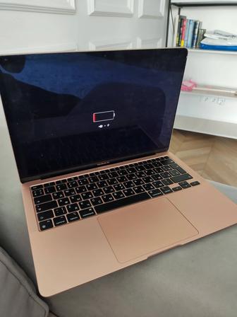 Продам MacBook Air 2020 года