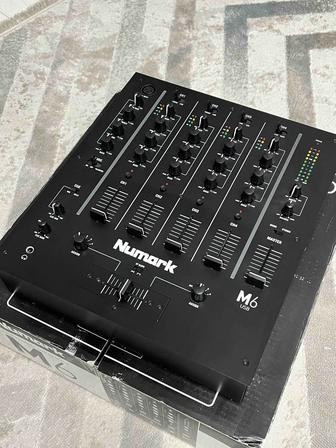 Numark M6 USB (DJ Микшер)