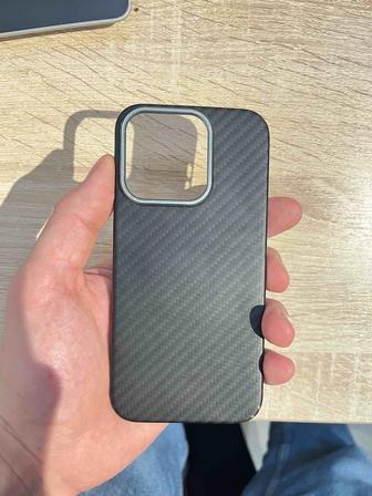 Чехол карбоновый на 15 про