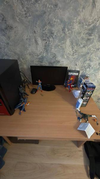 Продам стол письменный