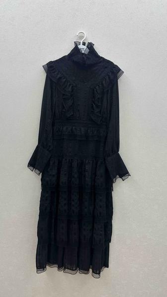 Вечернее черное платье