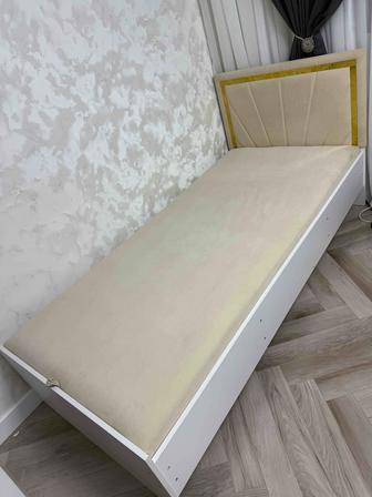 Продам почти новую кровать