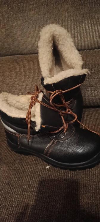 Продам ботинки рабочие