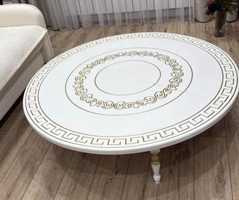 Продам круглый стол.