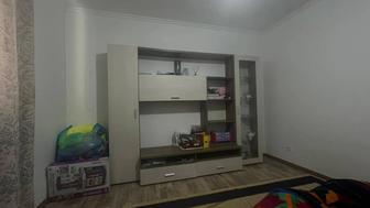 Продам витринный шкаф