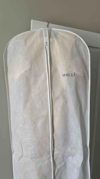 Платье бренда Malli