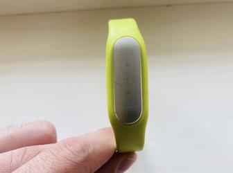 Xiaomi mi band 1 (Яркий браслет)