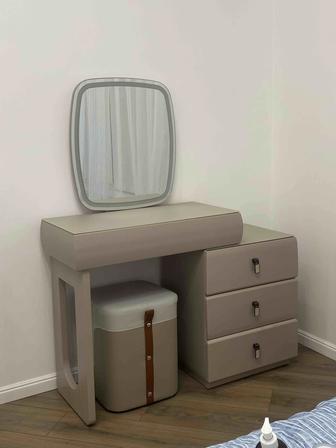 Туалетный столик