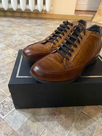 Ботинки зимние новые 41р