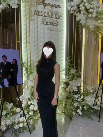 Платье, 1 рет киілген, денеге жабысып тұрады, матасы жұмсақ