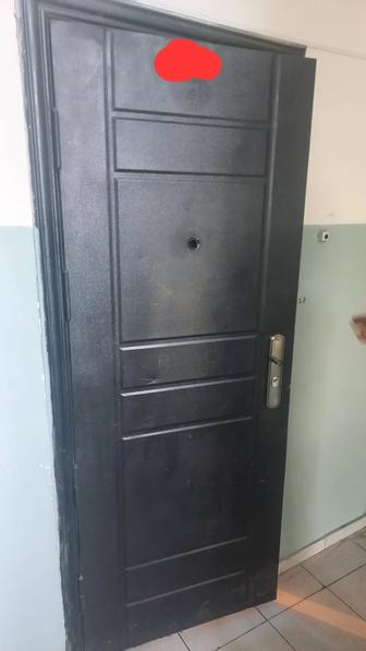 Продам входную дверь