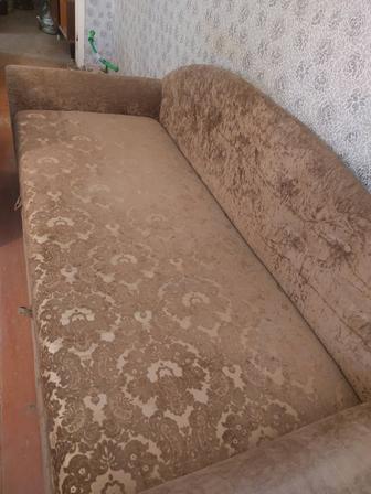 Диван двуспальный