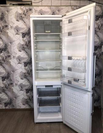 ХОЛОДИЛЬНИК НА ПРОДАЖУ ПОЛНОСТЬЮ рабочий/возможно доставка/гарантия.