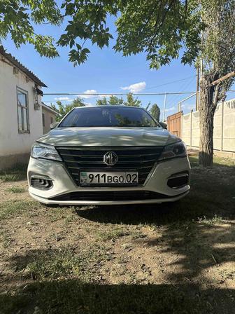 Водитель с личным автомобилем MG 5 2024года