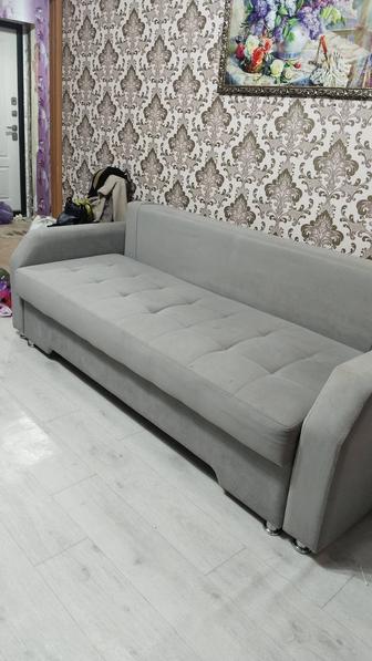Продам диван,хорошее состоянии,,два ящика больших для белья,,