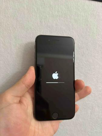 Продам IPhone 8 в хорошем состоянии
