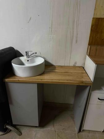 Продам тумбу с раковиной и смесителем, можно встроить стиральную машину