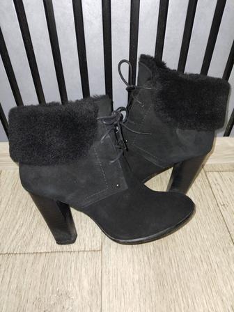 Продам полу сапожки замшевые,зима.
