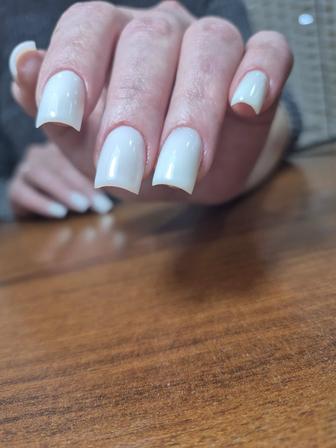 Качественный чистый маникюр, запись на декабрь открытка. nailuka2025