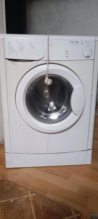 Отдам б/у машинку на запчасти