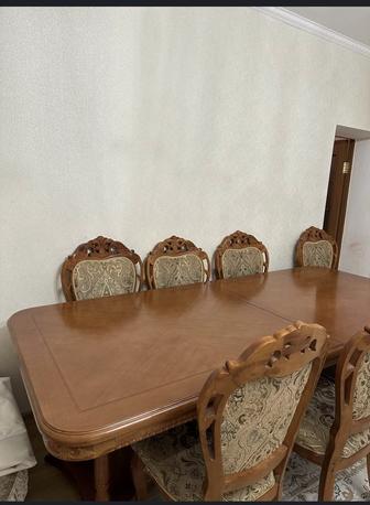 Продам стол и 12 стульев
