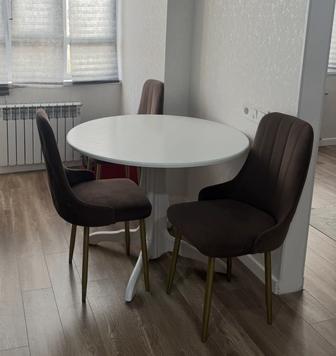 Продается круглый стол