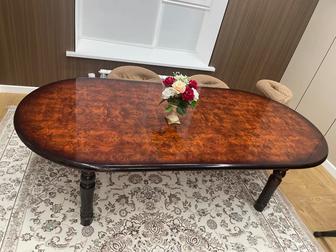 Гостинный стол