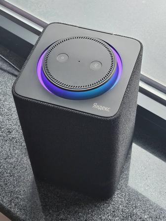 Умная колонка Яндекс Станция первого поколения, черный