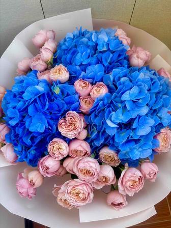 Цветы букет розы гортензия свежие премиум