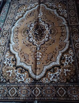 Продам ковер в отличном состоянии