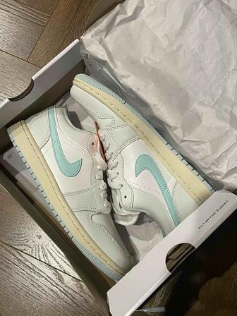 Кроссовки Nike Air Jordan 1 Low