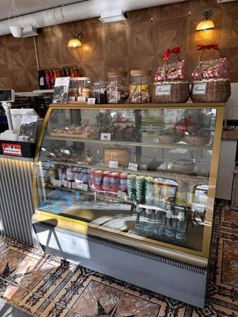 Продам витринный кондитерский холодильник