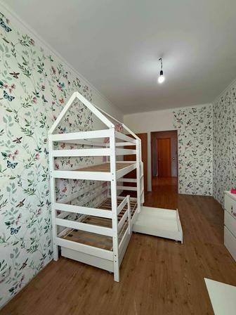 Продам двухъярусную кровать для детей