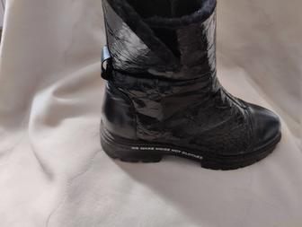 Продам ботинки