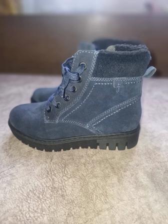 Продам женские ботинки(осень)