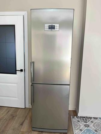Продам холодильник LG