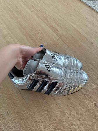 Кроссовки adidas taekwondo
