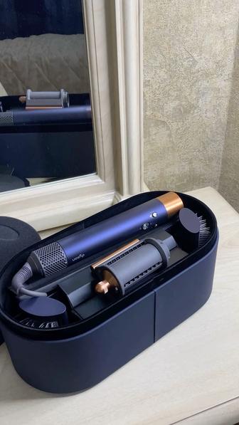 Dyson стайлер
