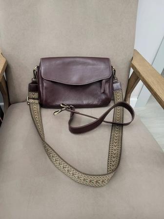 Продам женскую сумочку