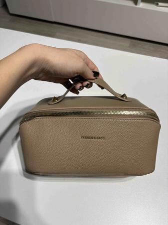 Продам НОВУЮ косметичку